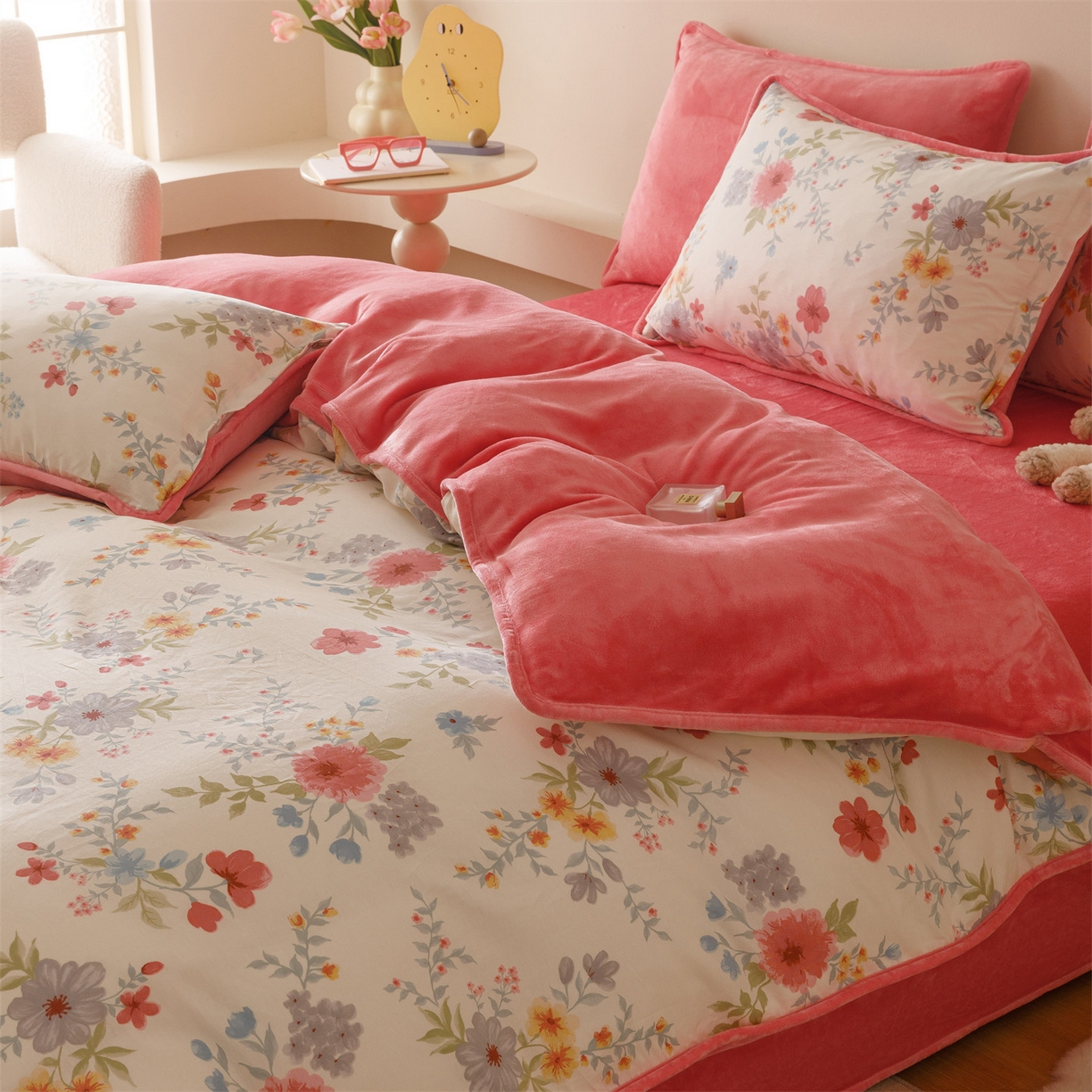 91家纺网 家纺一手货源 找家纺 红粉佳人家纺 2025新款A类棉加绒印花单被套被套单件 花漾甜梦