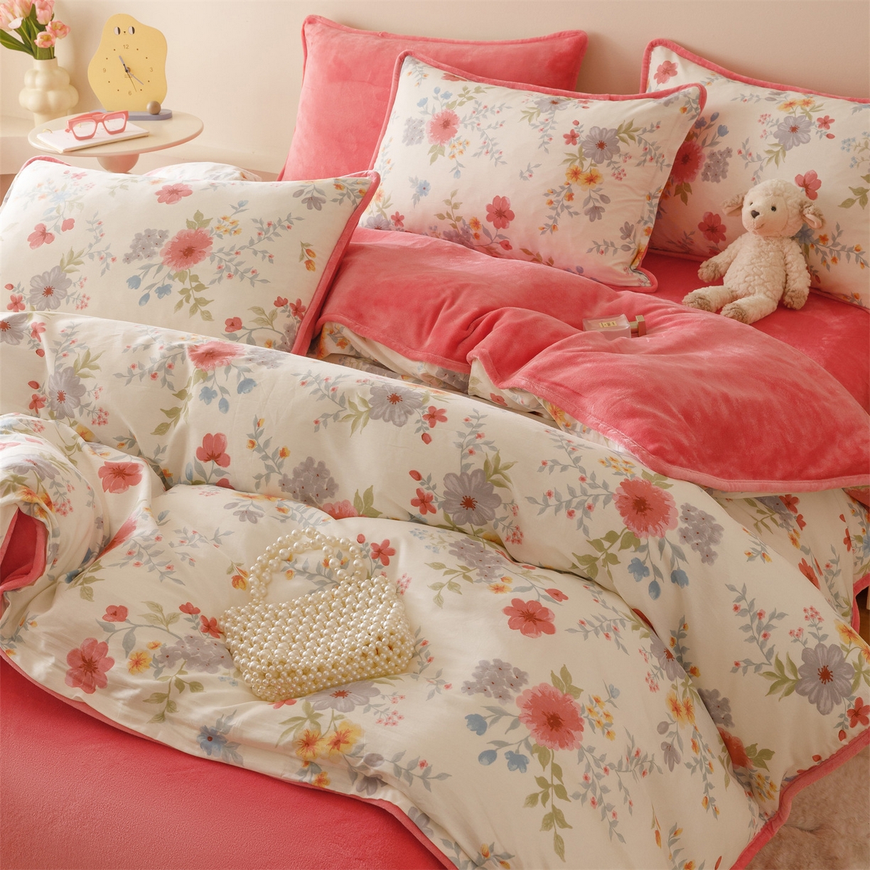 91家纺网 家纺一手货源 找家纺 红粉佳人家纺 2025新款A类棉加绒印花单被套被套单件 花漾甜梦