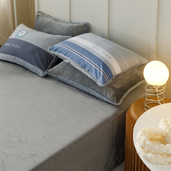 91家纺网 家纺一手货源 找家纺 红粉佳人家纺 2025新款A类棉加绒印花单被套被套单件 皇家学院