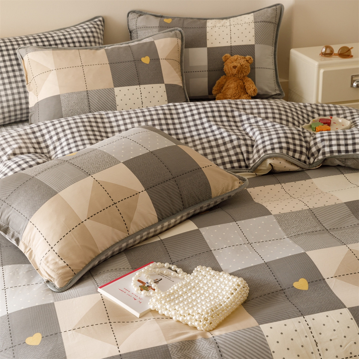 91家纺网 家纺一手货源 找家纺 红粉佳人家纺 2025新款A类棉加绒印花单被套被套单件 积木格子