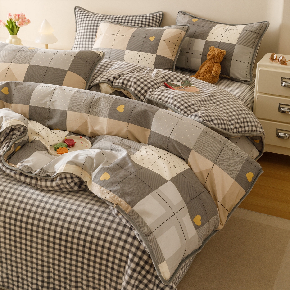 91家纺网 家纺一手货源 找家纺 红粉佳人家纺 2025新款A类棉加绒印花单被套被套单件 积木格子