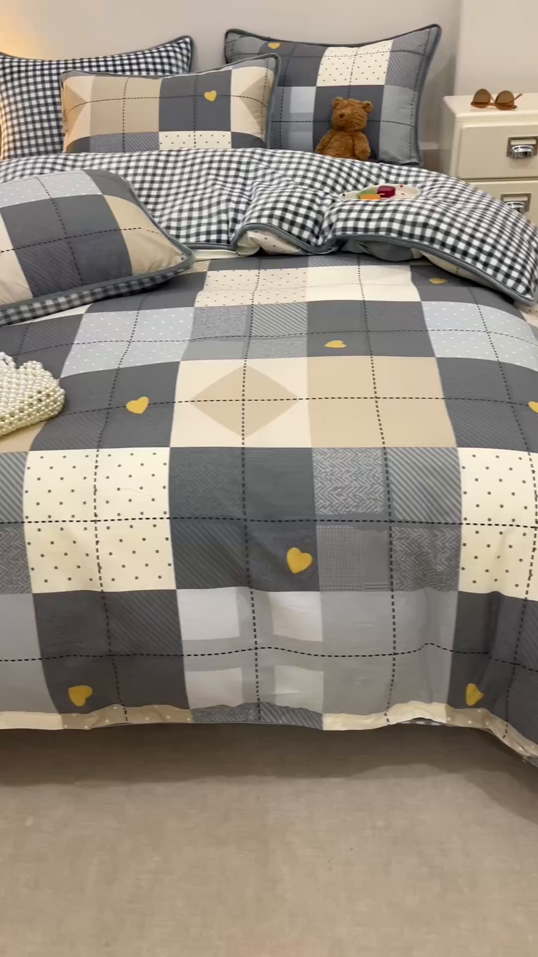 91家纺网 家纺一手货源 找家纺 红粉佳人家纺 2025新款A类棉加绒印花单被套被套单件 积木格子