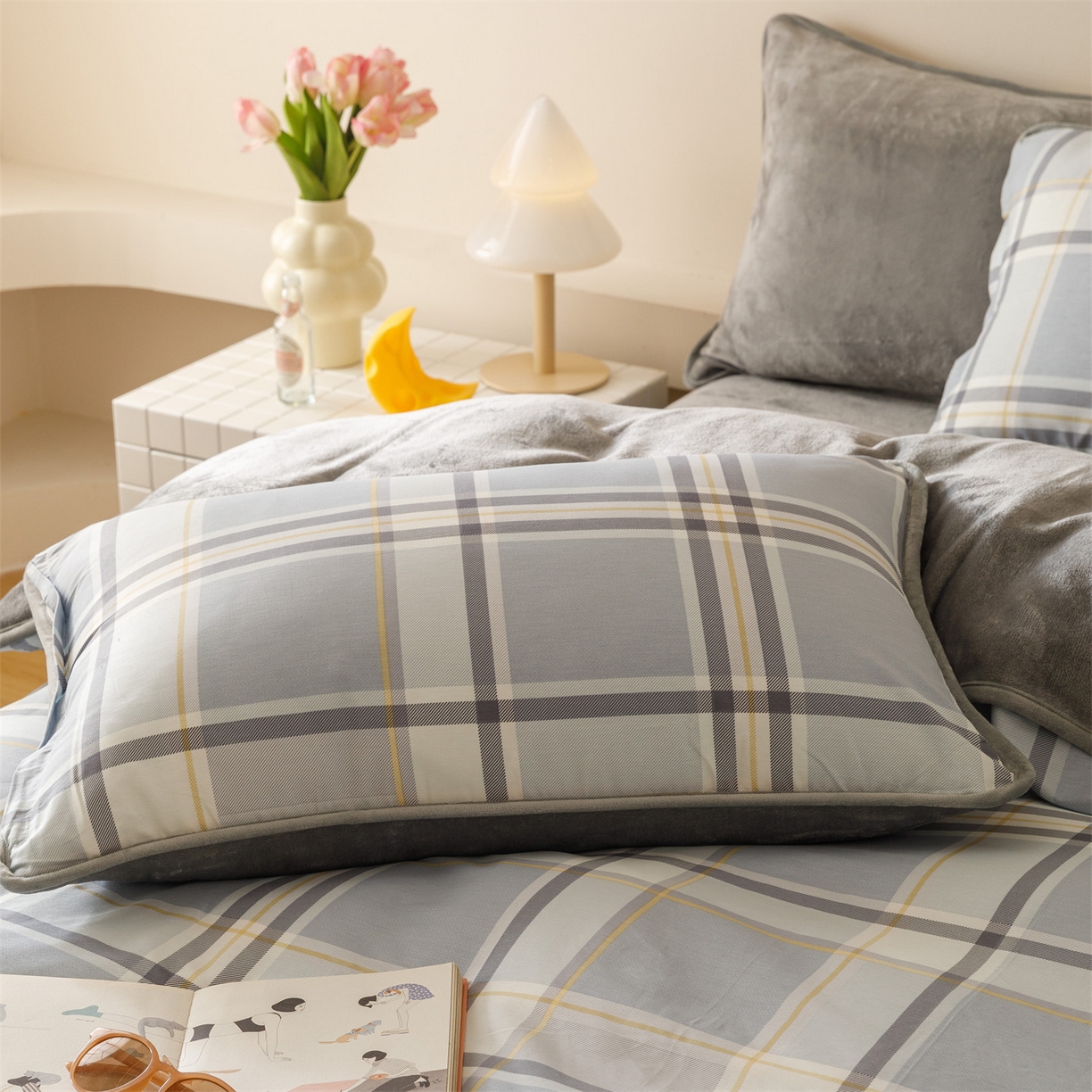 91家纺网 家纺一手货源 找家纺 红粉佳人家纺 2025新款A类棉加绒印花单被套被套单件 简格风尚