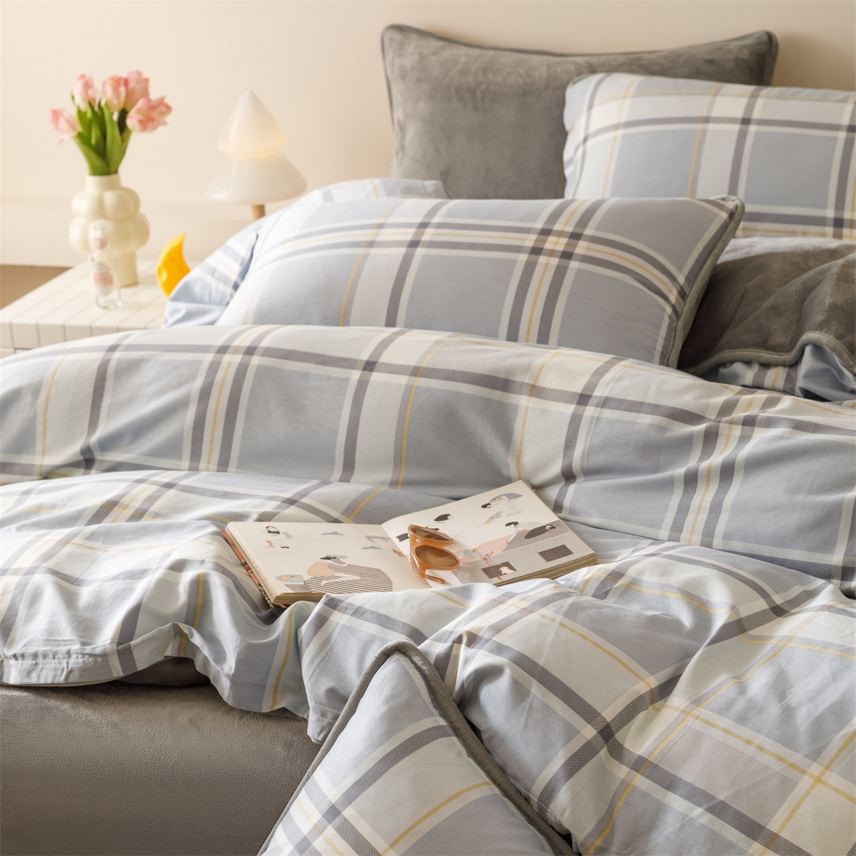 91家纺网 家纺一手货源 找家纺 红粉佳人家纺 2025新款A类棉加绒印花单被套被套单件 简格风尚