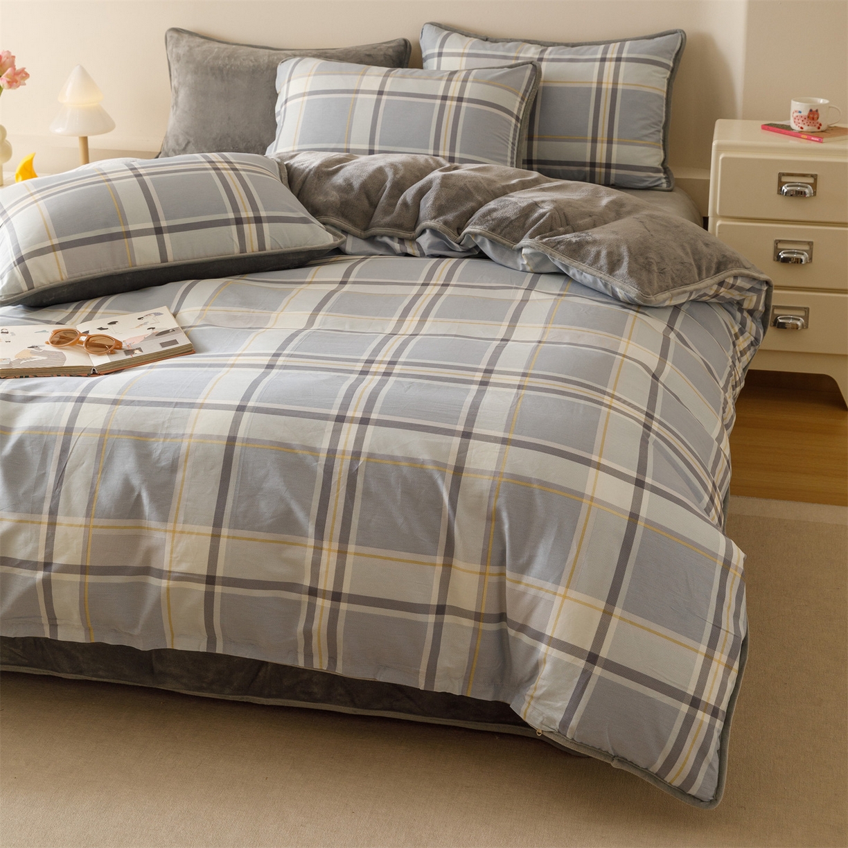 91家纺网 家纺一手货源 找家纺 红粉佳人家纺 2025新款A类棉加绒印花单被套被套单件 简格风尚