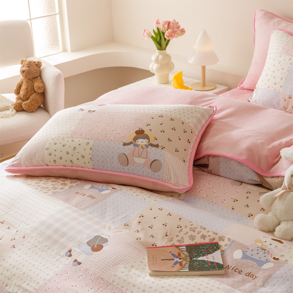 91家纺网 家纺一手货源 找家纺 红粉佳人家纺 2025新款A类棉加绒印花单被套被套单件 快乐聚会