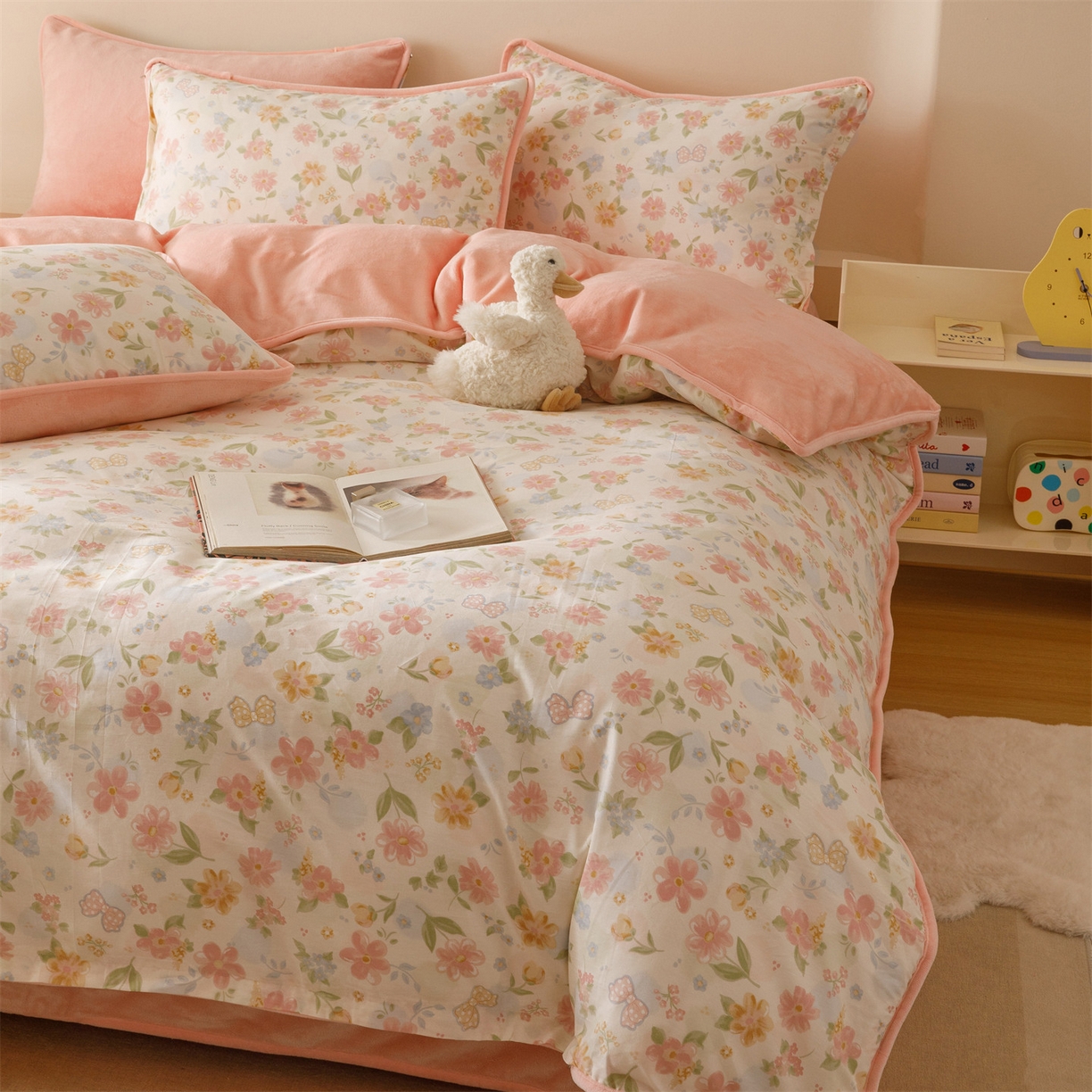 91家纺网 家纺一手货源 找家纺 红粉佳人家纺 2025新款A类棉加绒印花单被套被套单件 满园芳华