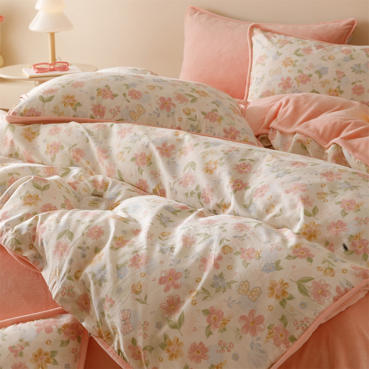 91家纺网 家纺一手货源 找家纺 红粉佳人家纺 2025新款A类棉加绒印花单被套被套单件 满园芳华