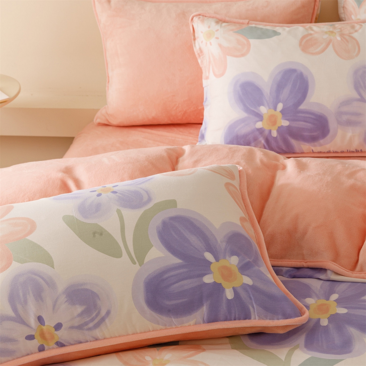 91家纺网 家纺一手货源 找家纺 红粉佳人家纺 2025新款A类棉加绒印花单被套被套单件 梦幻花海