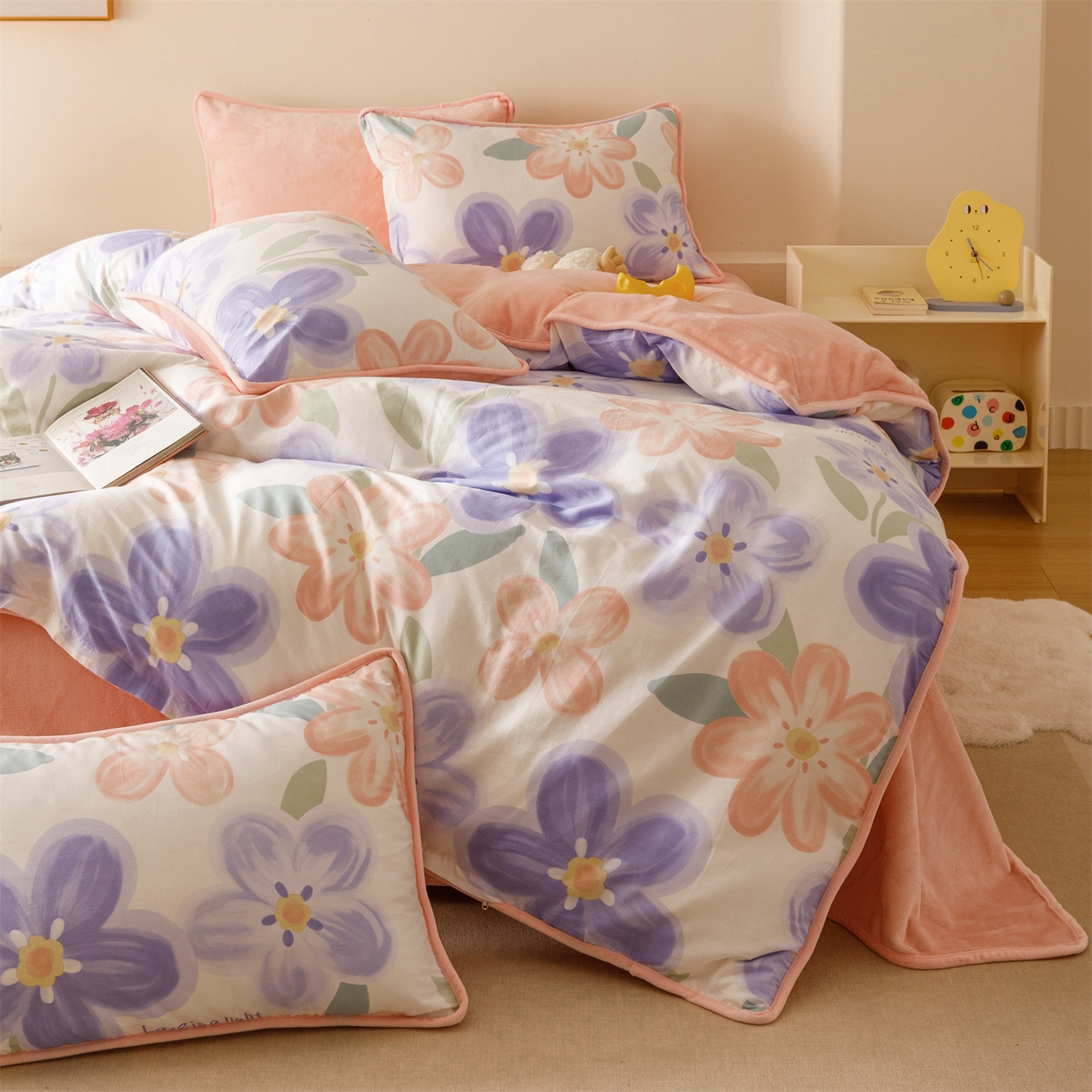 91家纺网 家纺一手货源 找家纺 红粉佳人家纺 2025新款A类棉加绒印花单被套被套单件 梦幻花海