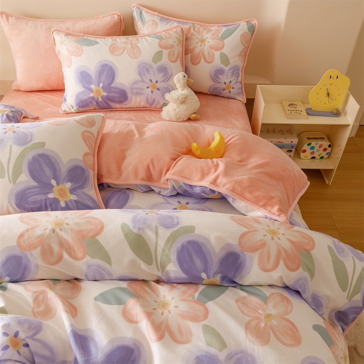 91家纺网 家纺一手货源 找家纺 红粉佳人家纺 2025新款A类棉加绒印花单被套被套单件 梦幻花海