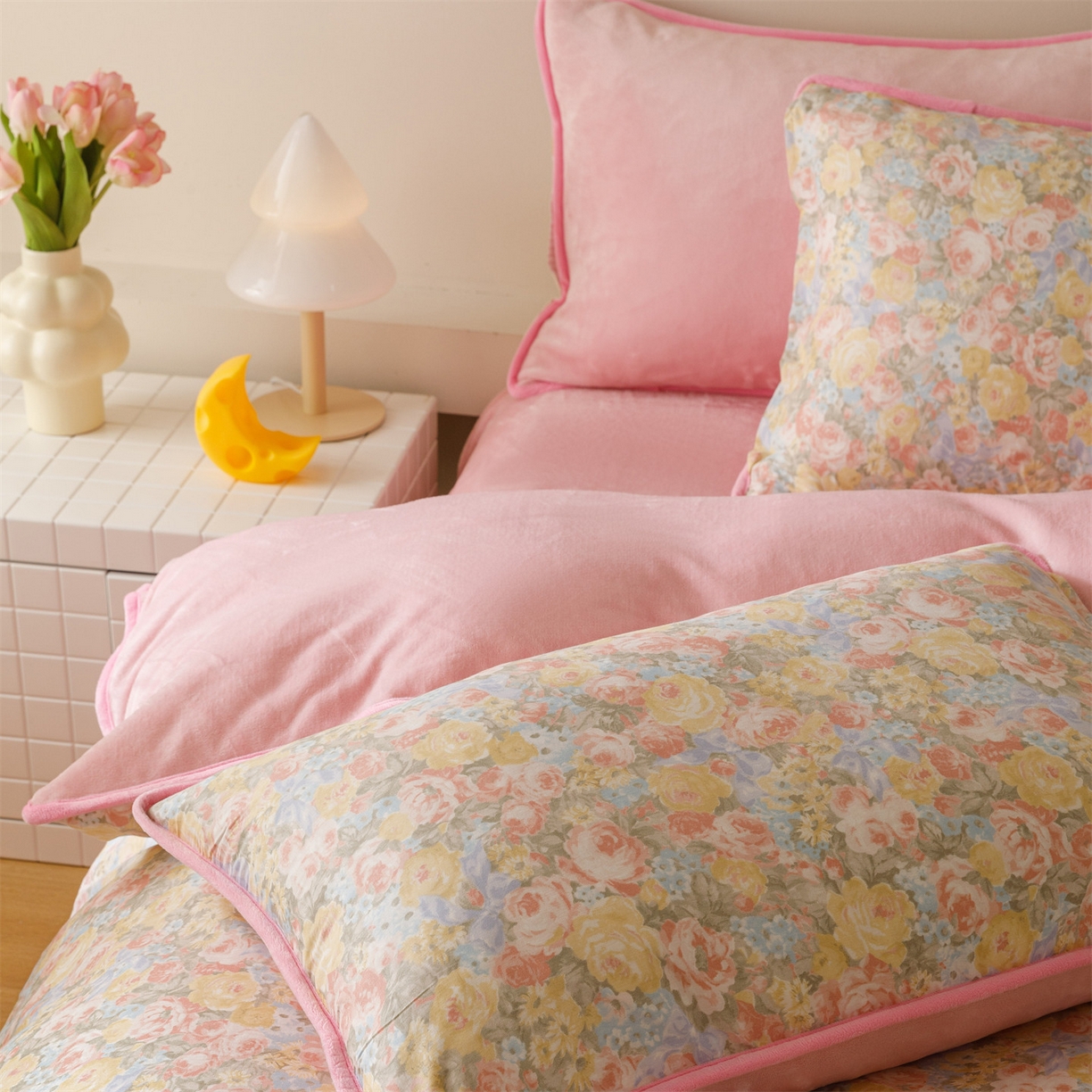 91家纺网 家纺一手货源 找家纺 红粉佳人家纺 2025新款A类棉加绒印花单被套被套单件 暖阳绿意