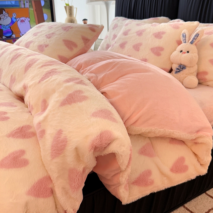 91家纺网 家纺一手货源 找家纺 HL原创 2025新款兔毛绒四件套 粉色心情