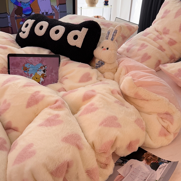 91家纺网 家纺一手货源 找家纺 HL原创 2025新款兔毛绒四件套 粉色心情