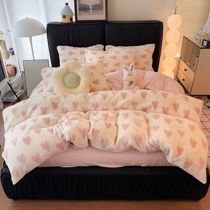 91家纺网 家纺一手货源 找家纺 HL原创 2025新款兔毛绒四件套 粉色心情