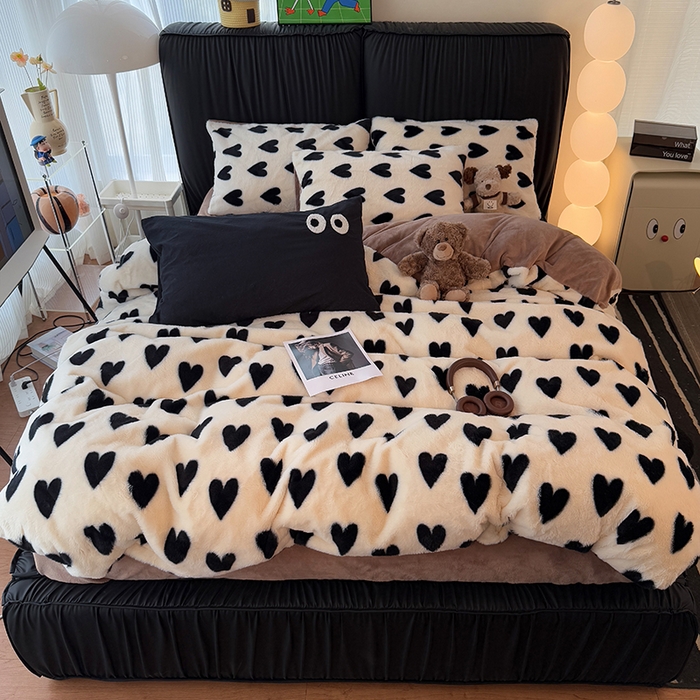 91家纺网 家纺一手货源 找家纺 HL原创 2025新款兔毛绒四件套 焦糖爱心