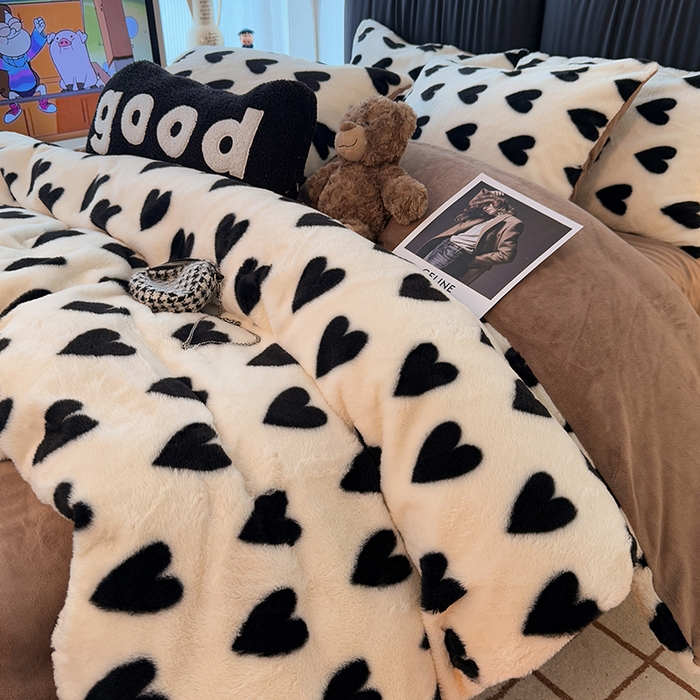 91家纺网 家纺一手货源 找家纺 HL原创 2025新款兔毛绒四件套 焦糖爱心