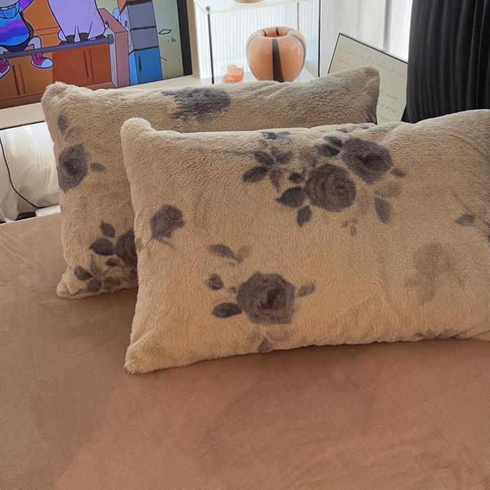 91家纺网 家纺一手货源 找家纺 HL原创 2025新款兔毛绒四件套 陌颜