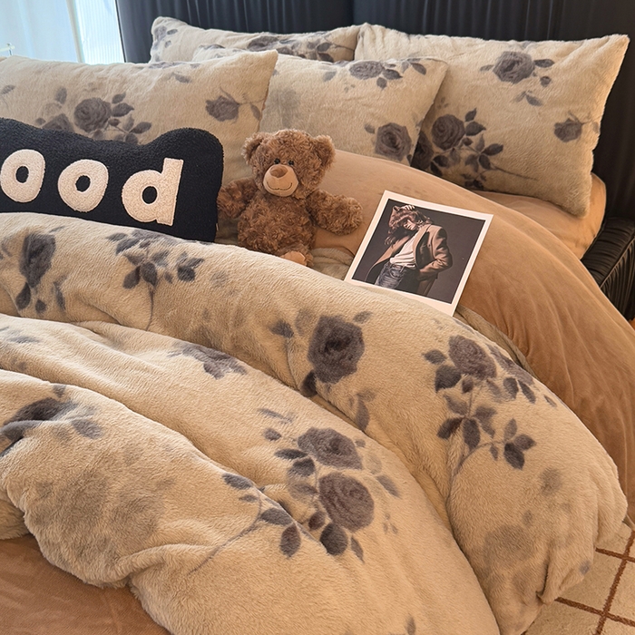 91家纺网 家纺一手货源 找家纺 HL原创 2025新款兔毛绒四件套 陌颜