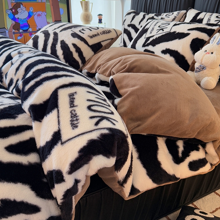 91家纺网 家纺一手货源 找家纺 HL原创 2025新款兔毛绒四件套 时尚斑马