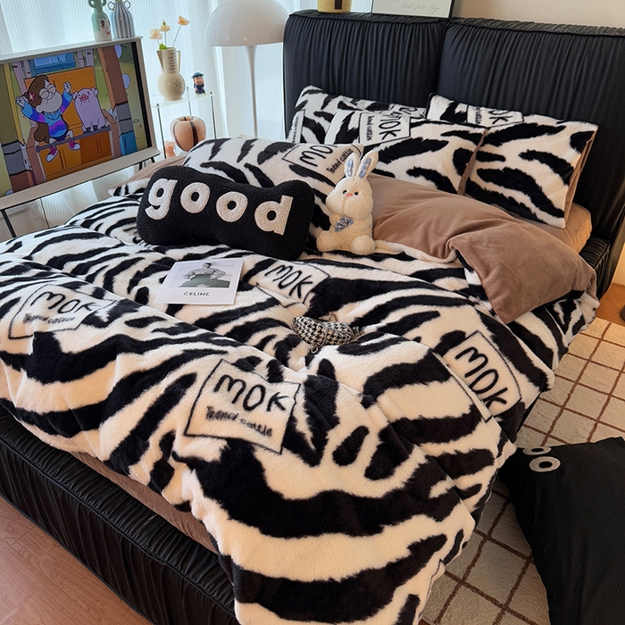 91家纺网 家纺一手货源 找家纺 HL原创 2025新款兔毛绒四件套 时尚斑马