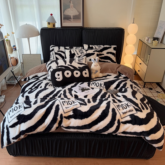 91家纺网 家纺一手货源 找家纺 HL原创 2025新款兔毛绒四件套 时尚斑马