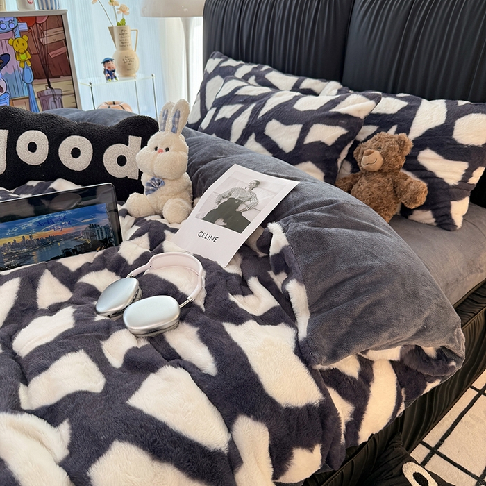 91家纺网 家纺一手货源 找家纺 HL原创 2025新款兔毛绒四件套 自由-黑