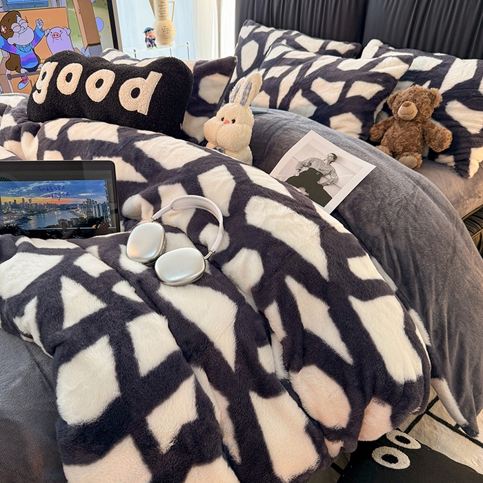 91家纺网 家纺一手货源 找家纺 HL原创 2025新款兔毛绒四件套 自由-黑