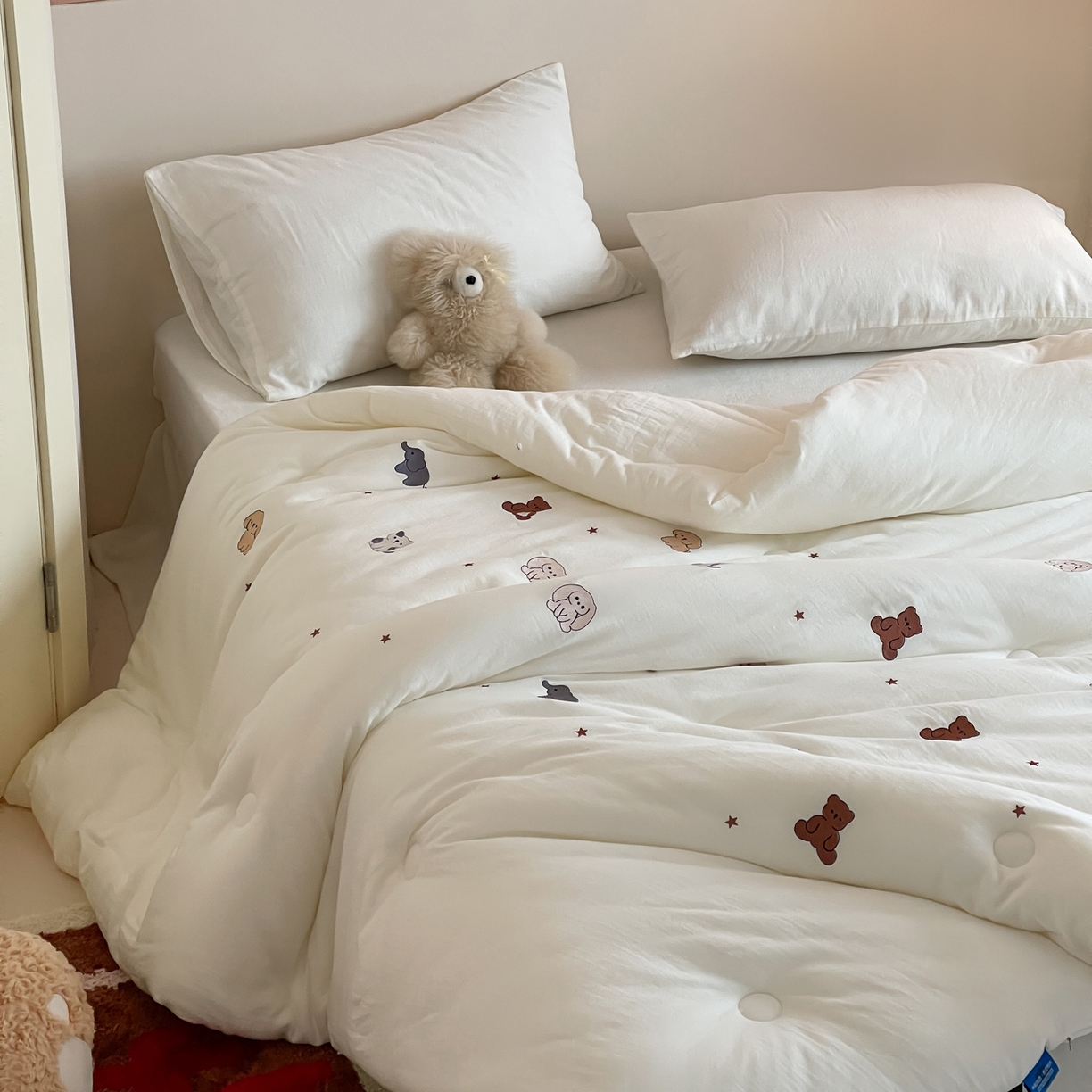 91家纺网 家纺一手货源 找家纺 （总）一加一 2025新款全棉双层皱皱纱刺绣蚕丝大豆抗菌被子被芯