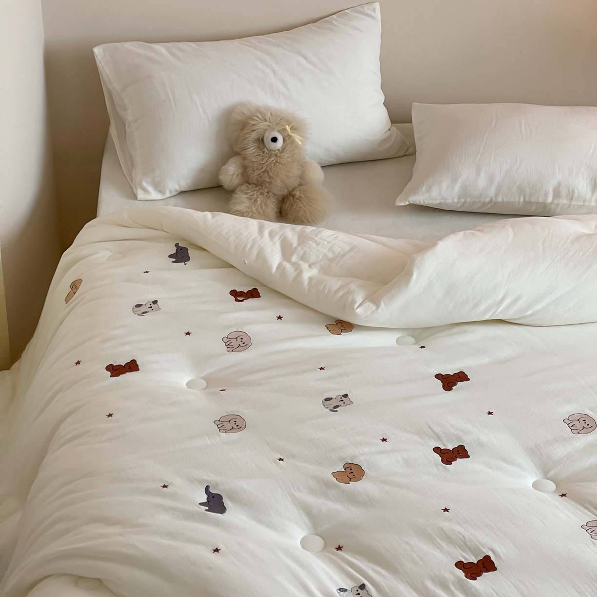 91家纺网 家纺一手货源 找家纺 （总）一加一 2025新款全棉双层皱皱纱刺绣蚕丝大豆抗菌被子被芯