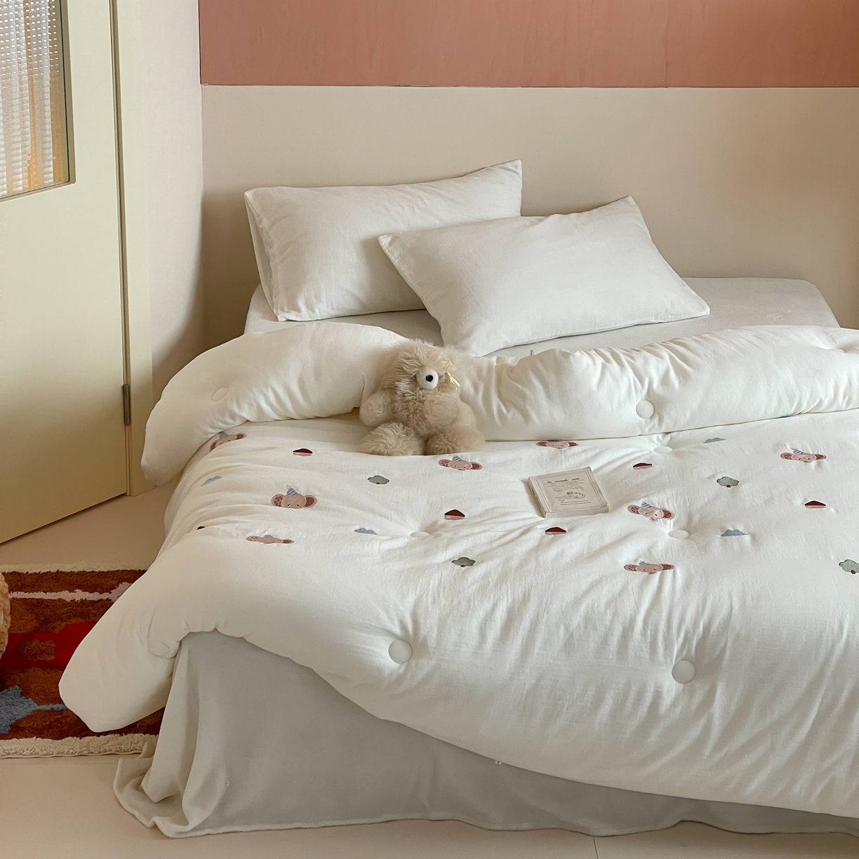 91家纺网 家纺一手货源 找家纺 一加一 2025新款全棉双层皱皱纱刺绣蚕丝大豆抗菌被子被芯 趴趴象