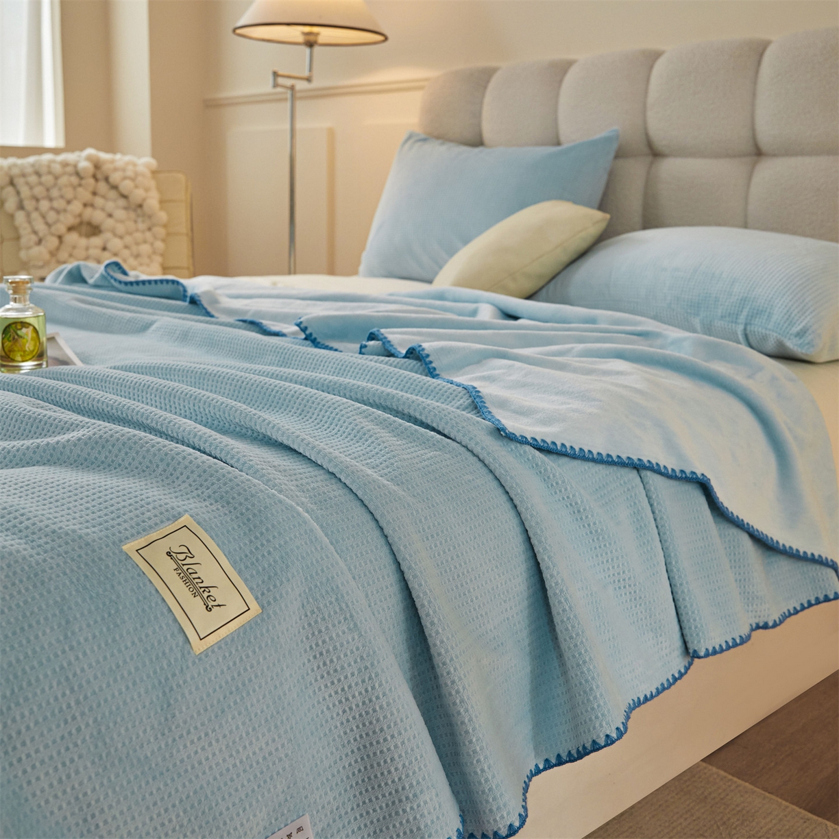 91家纺网 家纺一手货源 找家纺 雯豆家纺 2025新品华夫格毛毯盖毯双层加厚办公室披肩毯子 自由风-淡水蓝