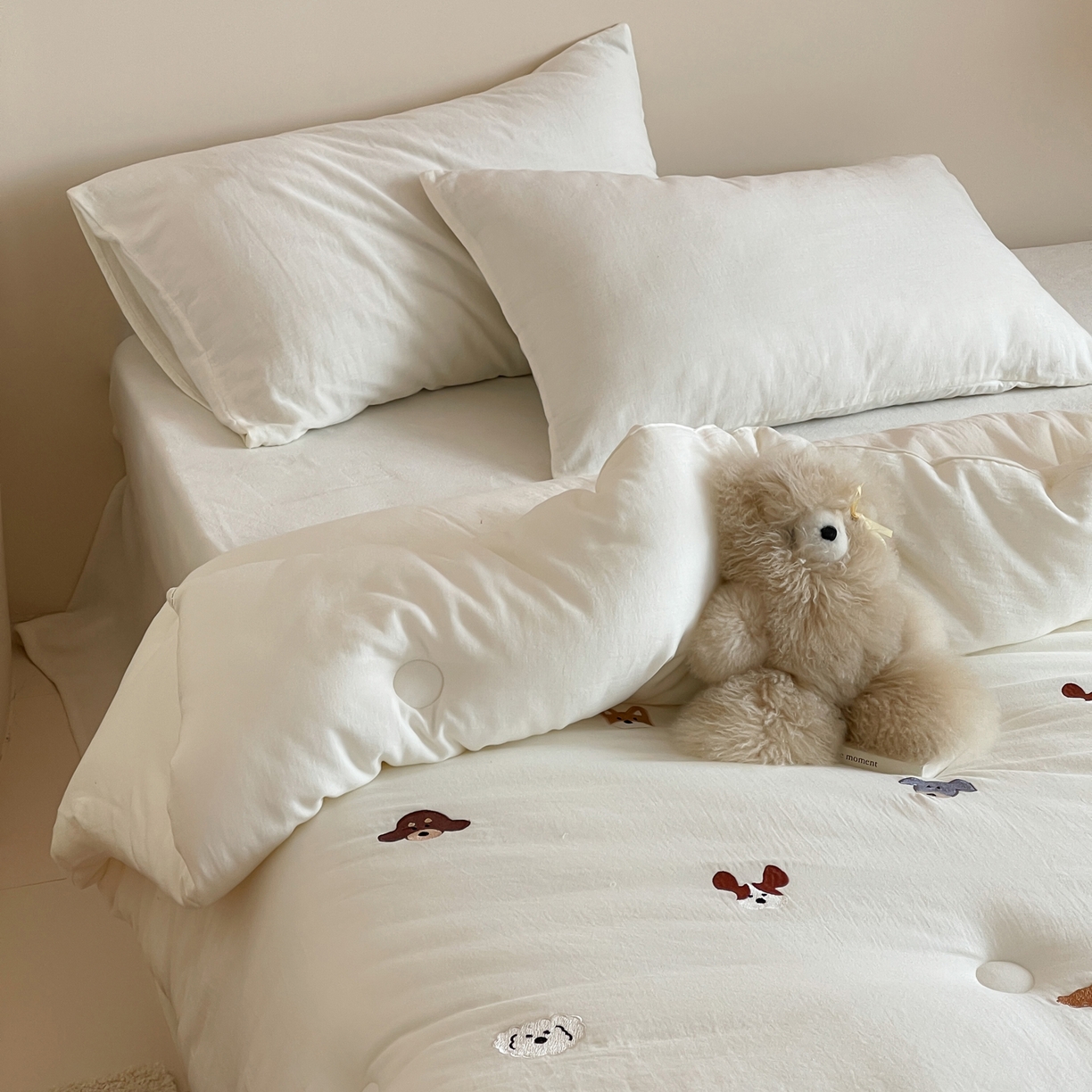 91家纺网 家纺一手货源 找家纺 一加一 2025新款全棉双层皱皱纱刺绣蚕丝大豆抗菌被子被芯 汪星人