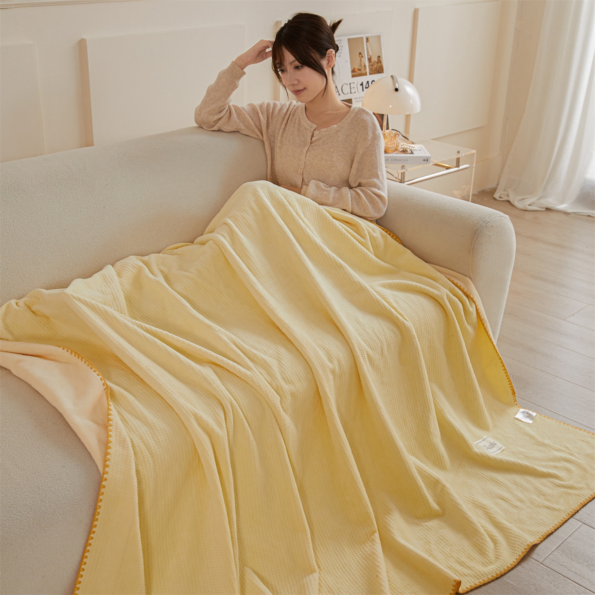 91家纺网 家纺一手货源 找家纺 雯豆家纺 2025新品华夫格毛毯盖毯双层加厚办公室披肩毯子 自由风-可可蛋黄