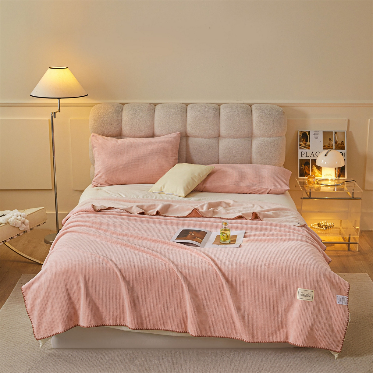 91家纺网 家纺一手货源 找家纺 雯豆家纺 2025新品华夫格毛毯盖毯双层加厚办公室披肩毯子 自由风-密合粉