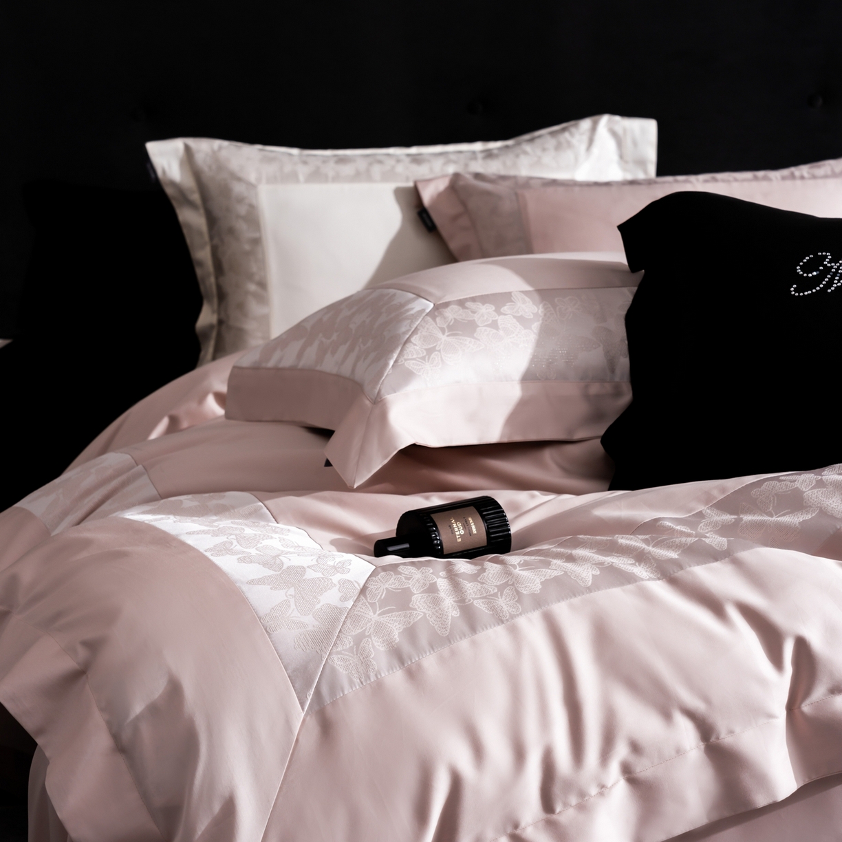 91家纺网 家纺一手货源 找家纺 （总）MIU缪家居 2025新款100支全棉四件套-卡缦【控价368】