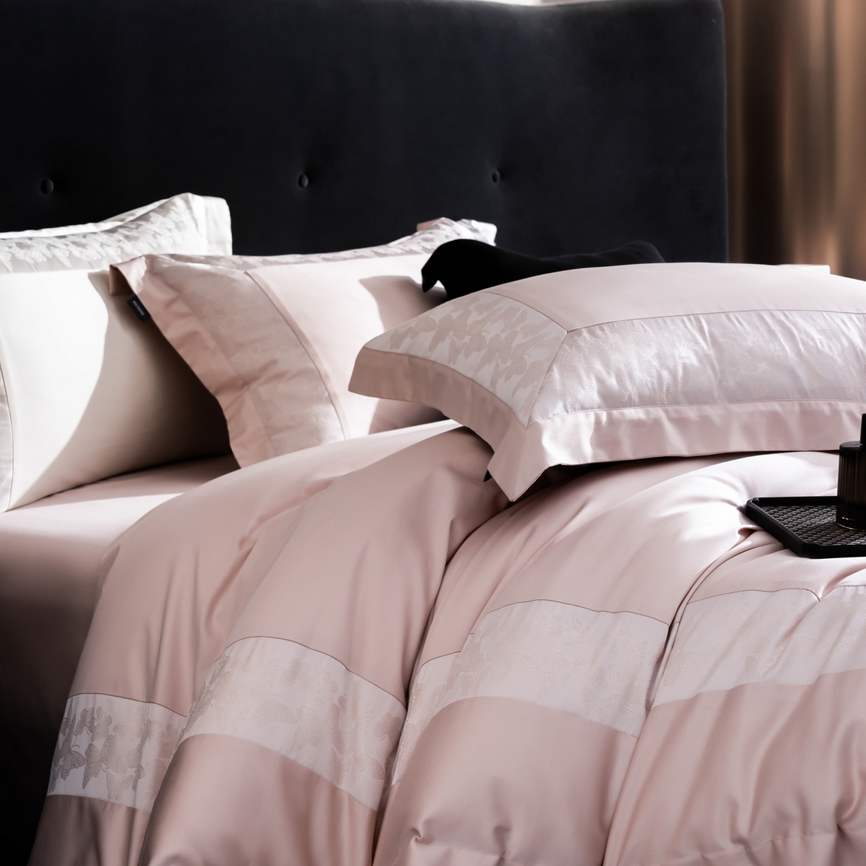 91家纺网 家纺一手货源 找家纺 MIU缪家居 2025新款100支全棉四件套-卡缦【控价368】 卡缦-粉