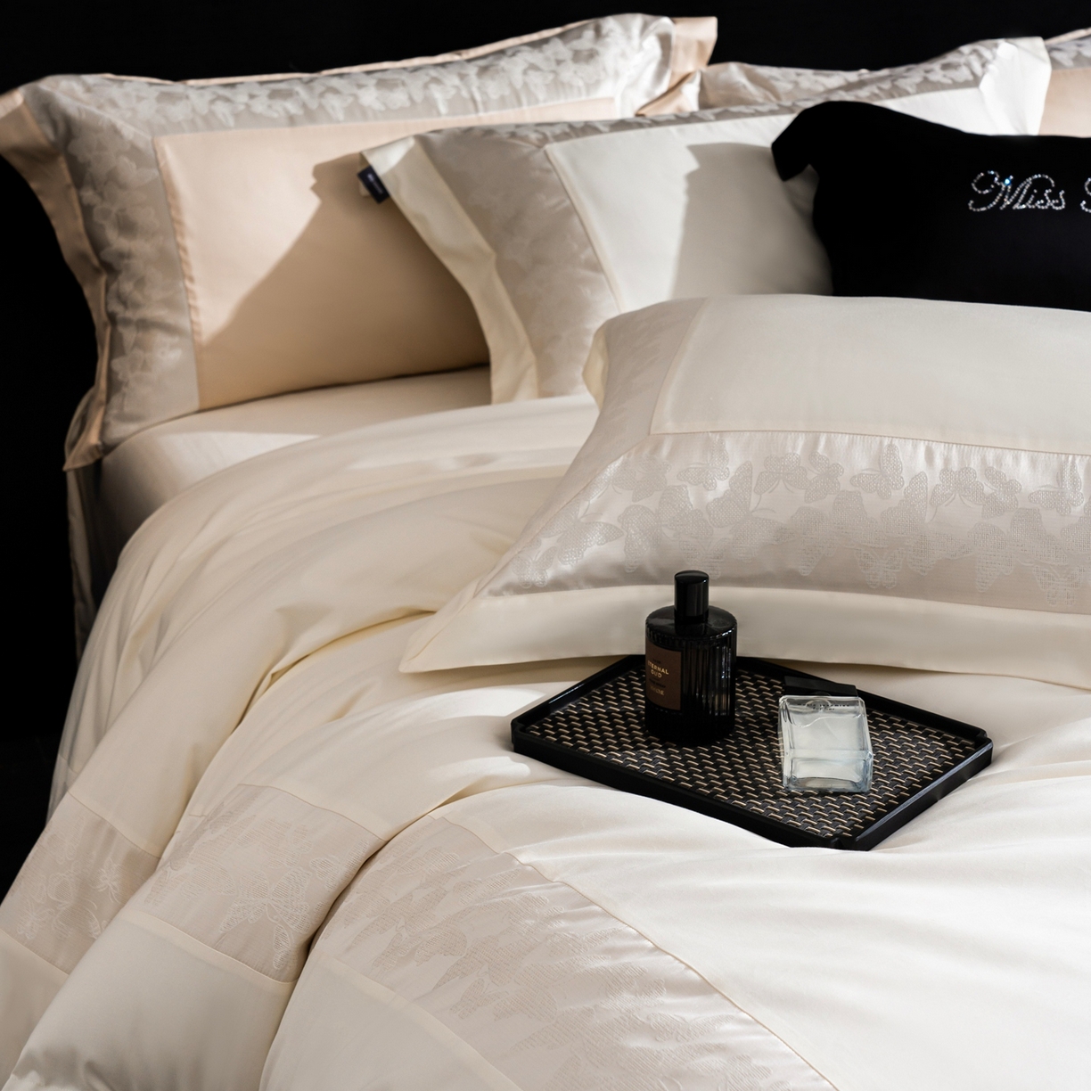 91家纺网 家纺一手货源 找家纺 MIU缪家居 2025新款100支全棉四件套-卡缦【控价368】 卡缦-米白