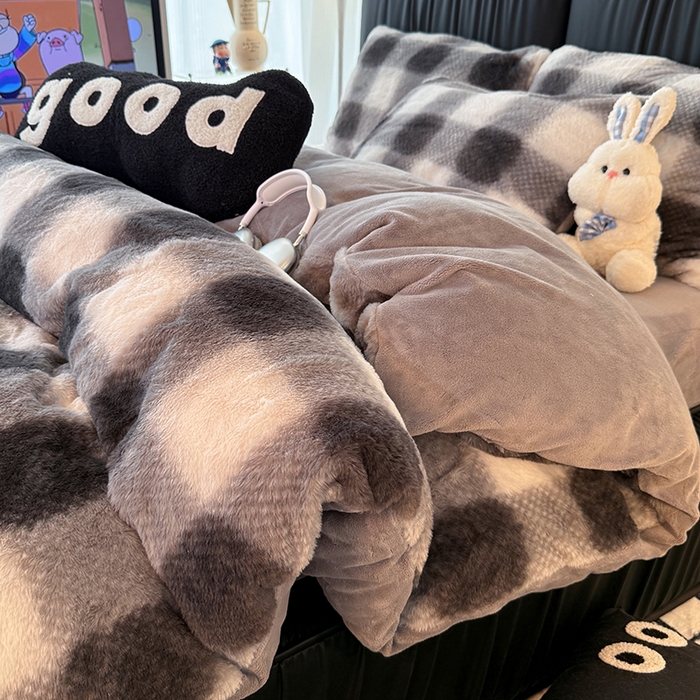 91家纺网 家纺一手货源 找家纺 HL原创 2025新款兔毛绒单品被套单件被套 绅士