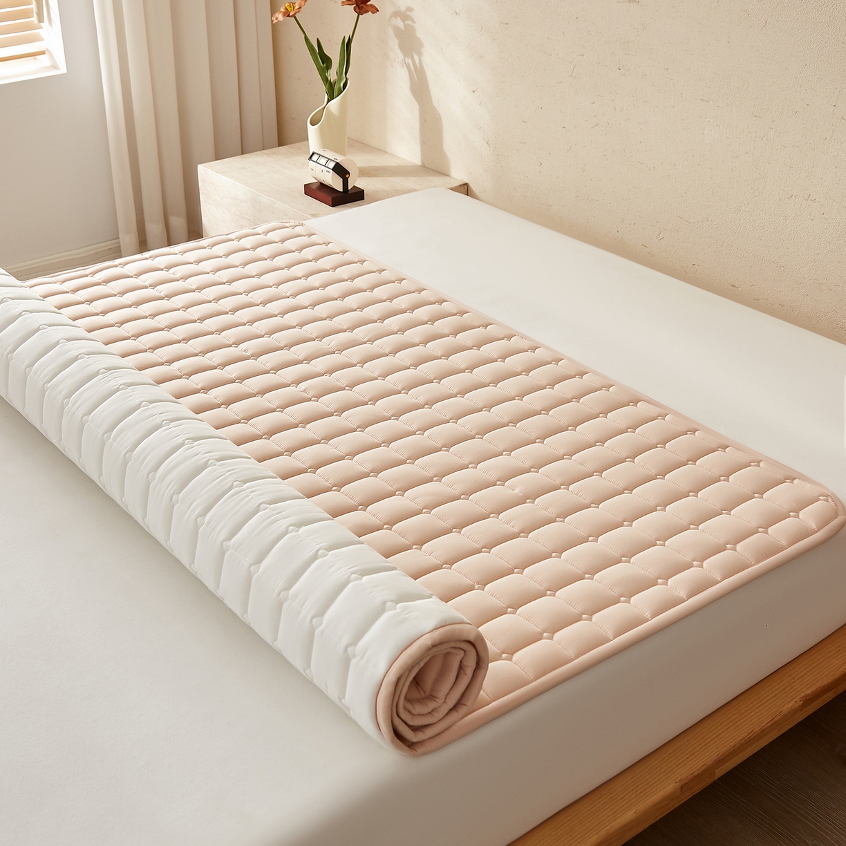 91家纺网 家纺一手货源 找家纺 （总）缦吉 2025新款A类纯色大豆纤维夹棉床护垫系列