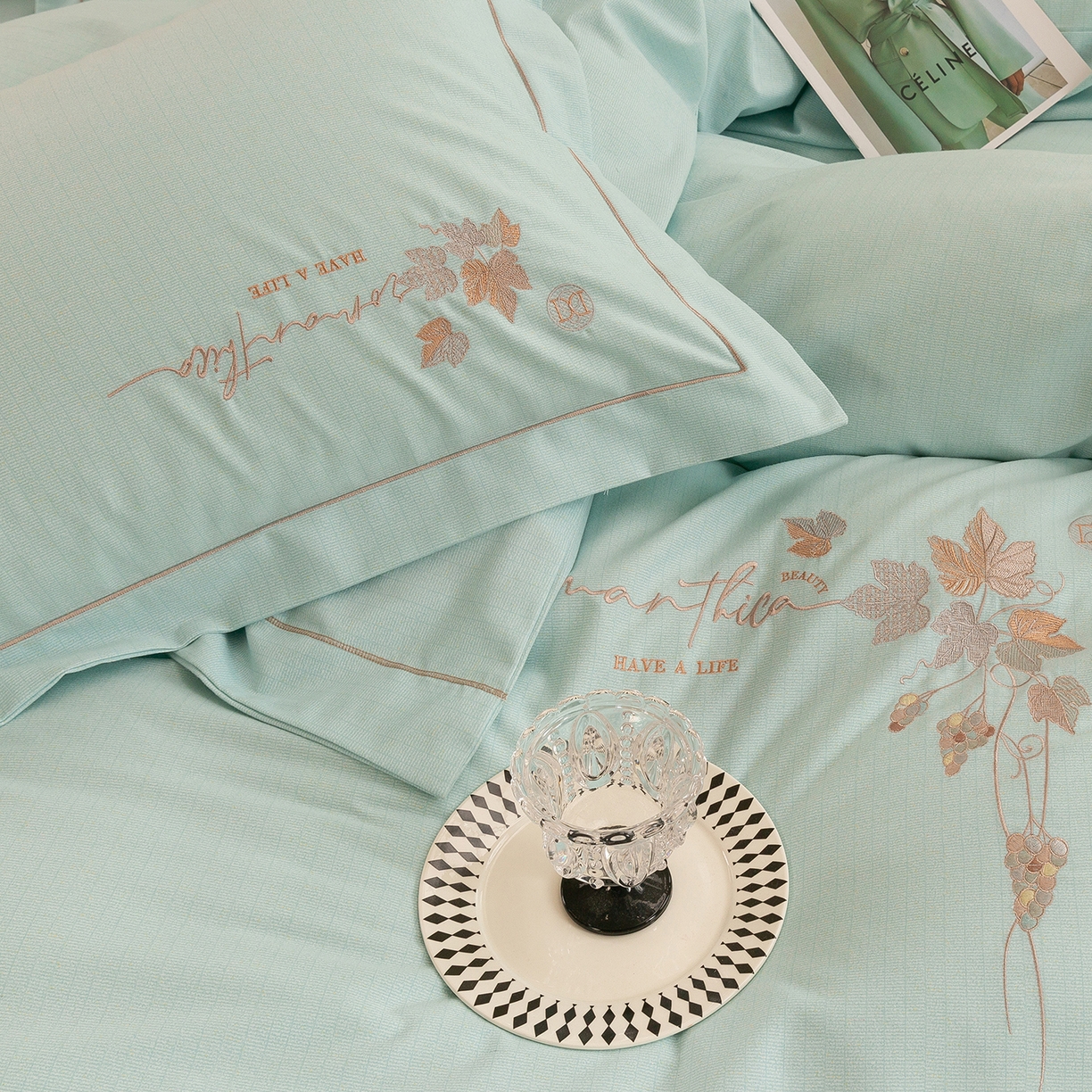 91家纺网 家纺一手货源 找家纺 （总）绒博士 2025新款全棉磨毛绣花宽边款四件套--梦恬系列