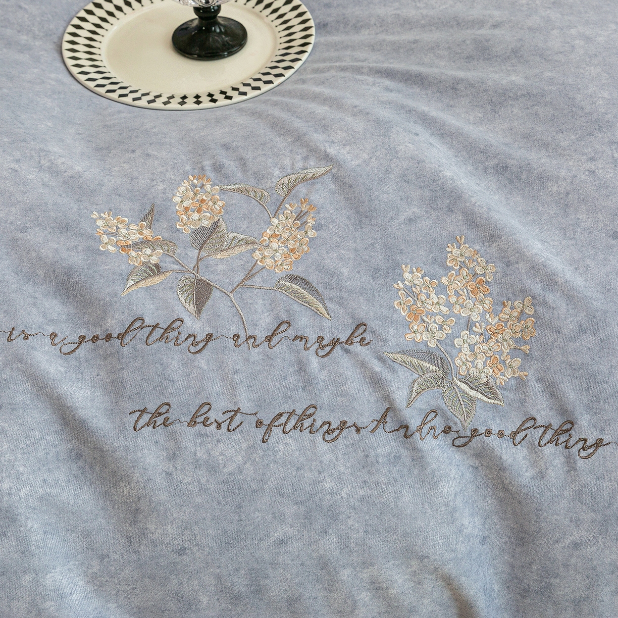 91家纺网 家纺一手货源 找家纺 （总）绒博士 2025新款全棉磨毛绣花宽边款四件套--繁花似锦系列