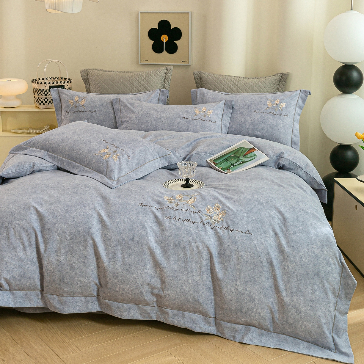 91家纺网 家纺一手货源 找家纺 绒博士 2025新款全棉磨毛绣花宽边款四件套--繁花似锦系列 繁花似锦-星空灰