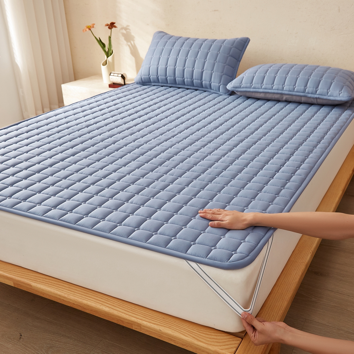 缦吉 2025新款A类纯色大豆纤维夹棉床护垫系列 面包格-蓝