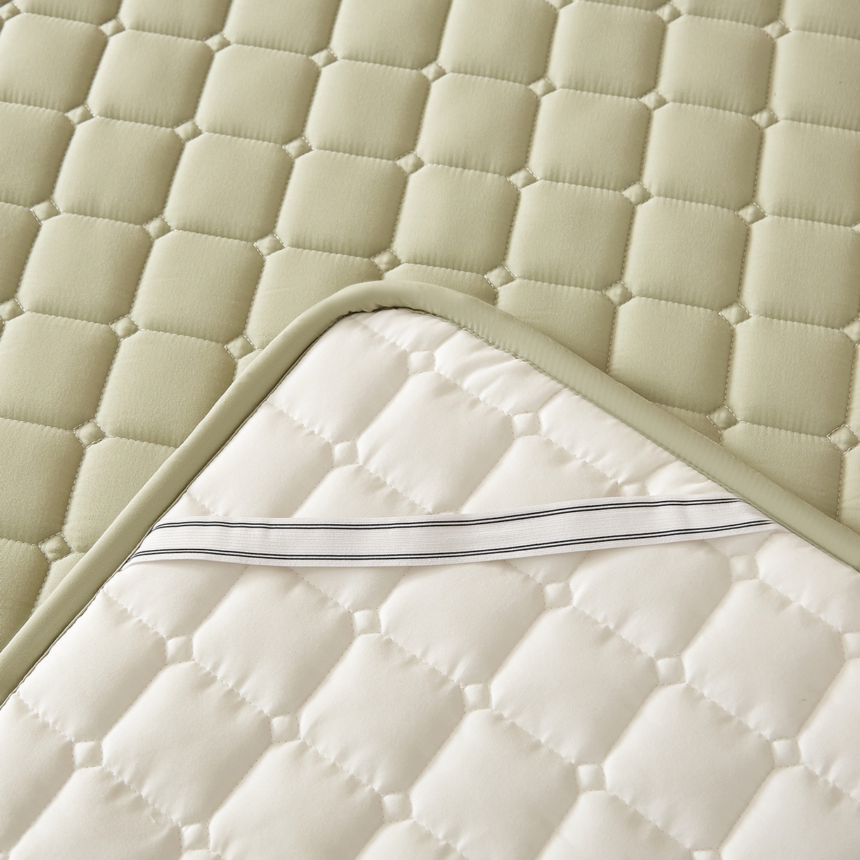 91家纺网 家纺一手货源 找家纺 缦吉 2025新款A类纯色大豆纤维夹棉床护垫系列 面包格-绿