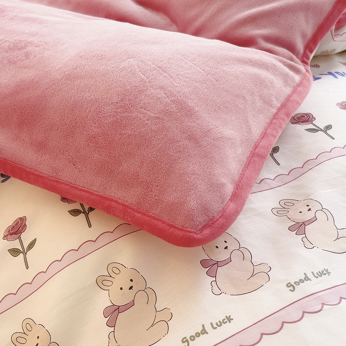 91家纺网 家纺一手货源 找家纺 琪琪阁家纺 2025秋冬新款全棉加牛奶绒单被套棉加绒被套 情缘