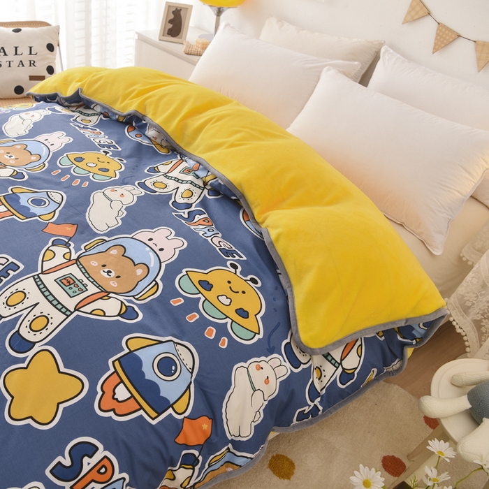 91家纺网 家纺一手货源 找家纺 琪琪阁家纺 2025秋冬新款全棉加牛奶绒单被套棉加绒被套 太空熊