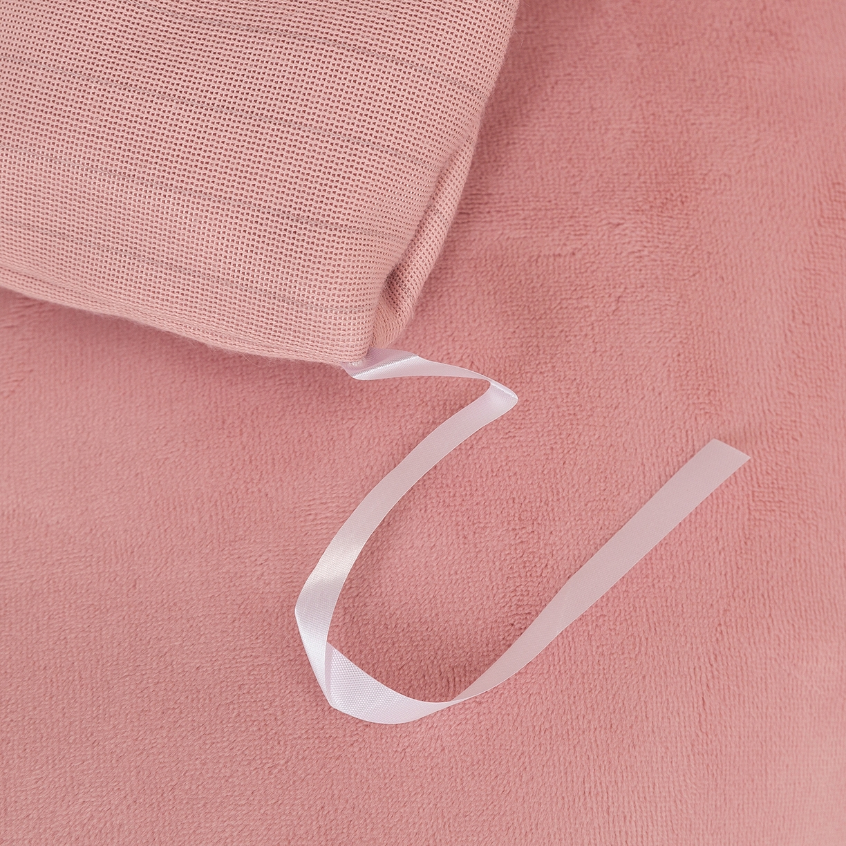 91家纺网 家纺一手货源 找家纺 （总）绒博士 2025新款270克全消光牛奶绒刺绣宽边款四件套--米兰系列