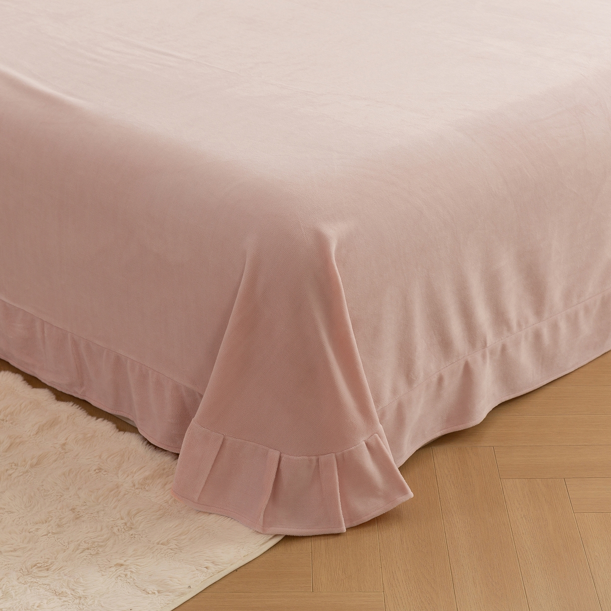 91家纺网 家纺一手货源 找家纺 （总）绒博士 2025新款220克牛奶绒刺绣宽边款四件套--都市之恋系列