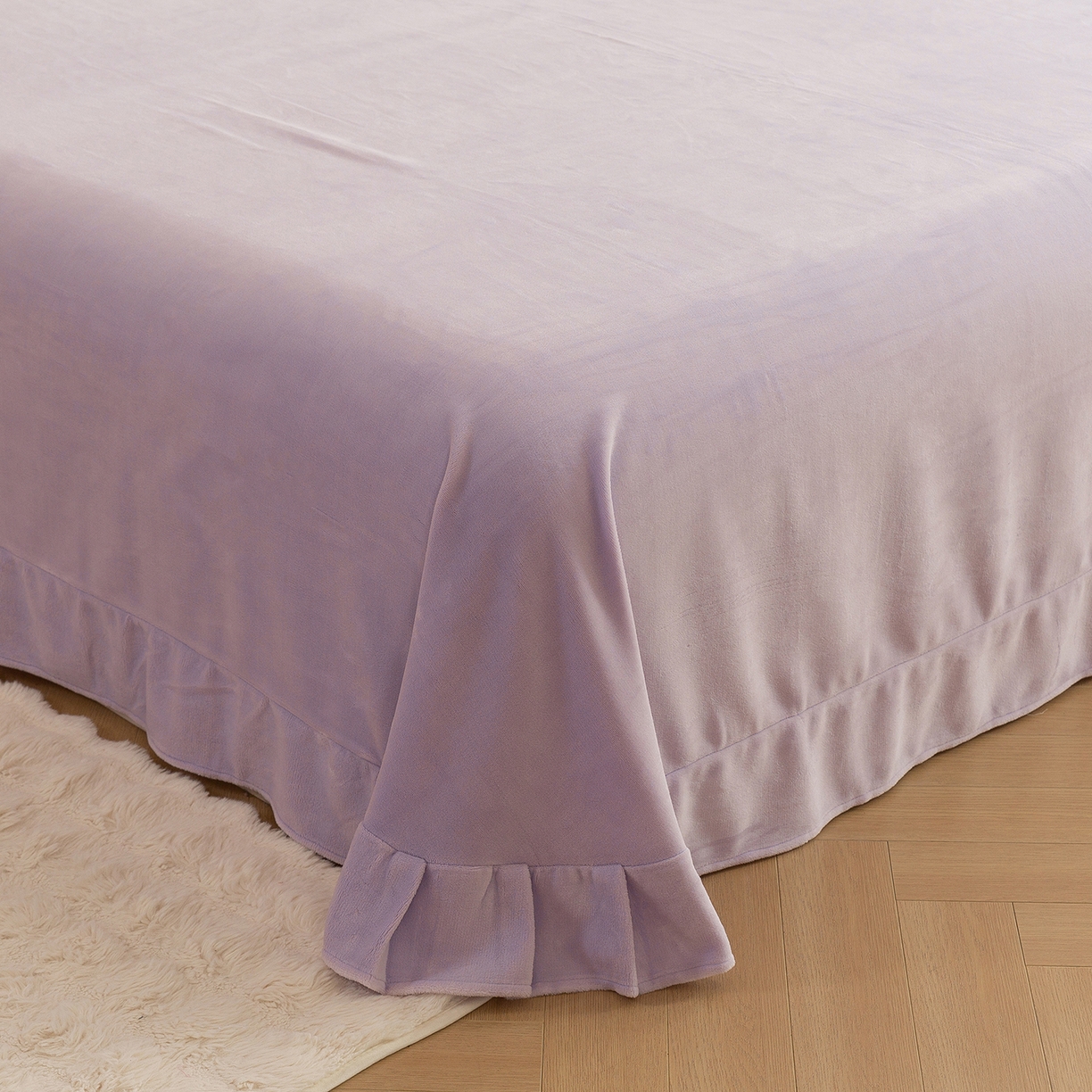 91家纺网 家纺一手货源 找家纺 （总）绒博士 2025新款220克牛奶绒刺绣宽边款四件套--轻羽翩翩系列